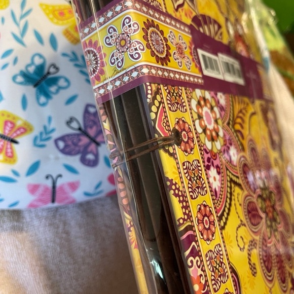 Vera Bradley Bali Gold Folio NWT - Picture 3 of 5